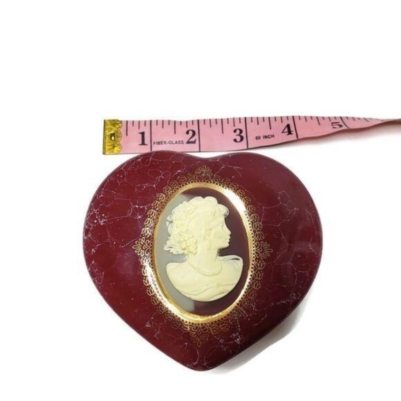 Mount Clemens Pottery Heart-Shaped Ceramic Keepsake Box With Cameo Design - Picture 3 of 7